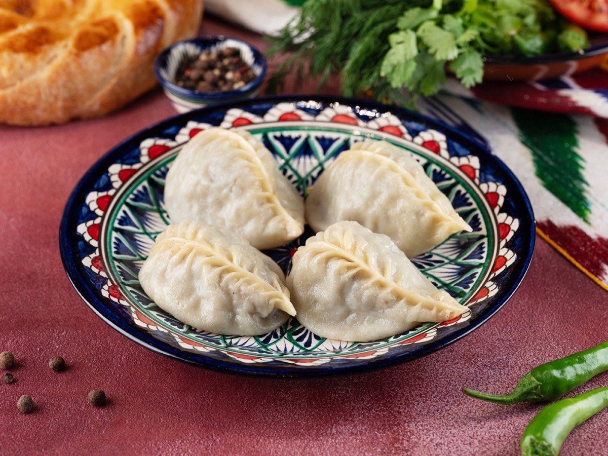 Steamed manti dumplings
